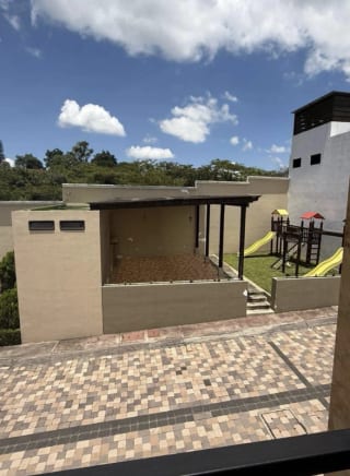 CASA EN VENTA CONDOMINIO SANTA FE A UN COSTADO DE LA ACADEMIA EUROPEA SAN CRISTOBAL — Casa en Venta en Zona 8 Mixco, Guatemala, Ciudad — miniatura 2 de 10