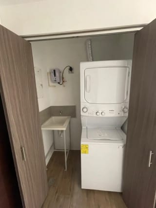 🏙️ APARTAMENTO EN RENTA – CASALINI DIAGONAL 6, ZONA 10 — Apartamento en Alquiler en Casalini Diagonal 6, Zona 10, Guatemala, Ciudad — miniatura 12 de 14
