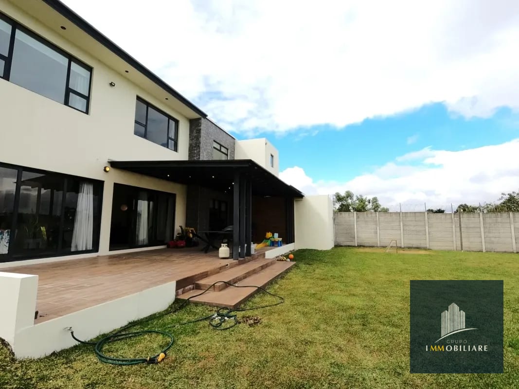 Casa en venta residenciales Villas de San Nicolas CAES — Casa en Venta en Carretera a El Salvador, Guatemala, Ciudad — foto 2 de 17