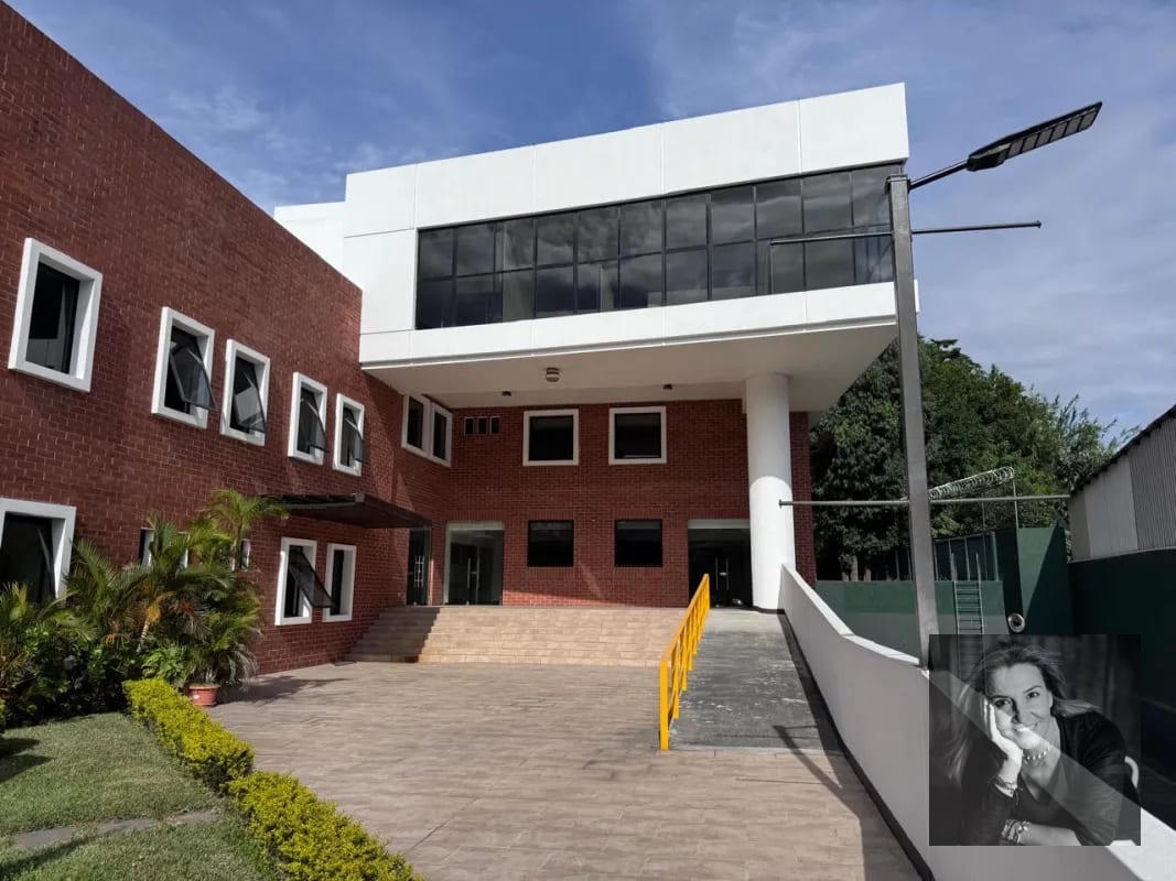 Edificio en Renta, Zona 10 — Edificio en Alquiler en Zona 10, Guatemala, Ciudad — foto 1 de 15