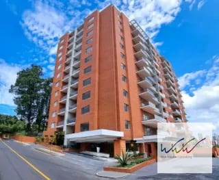 Rento amplio apartamento en Edificio Lucca, Zona 10 — Apartamento en Alquiler en Lucca, Zona 10, Guatemala, Ciudad — miniatura 1 de 13
