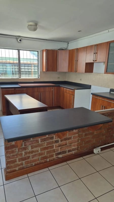 Renta Casa para oficinas zona 13 con suelo comercial — Oficina en Alquiler en Zona 13, Guatemala, Ciudad — foto 13 de 14