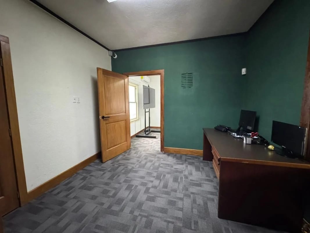 Renta Casa para oficinas zona 13 con suelo comercial — Oficina en Alquiler en Zona 13, Guatemala, Ciudad — foto 8 de 14