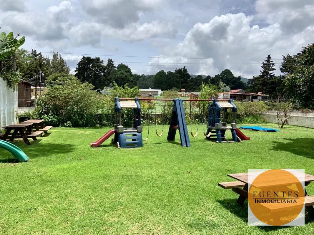 CASA EN VENTA JARDINES DE SAN LUCAS IV — Casa en Venta en San Lucas Sacatepéquez, Sacatepéquez — foto 4 de 8
