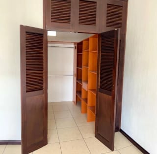 Hermosa Casa con Jardín En Venta — Casa en Venta en Carretera a El Salvador, Guatemala, Ciudad — miniatura 10 de 13