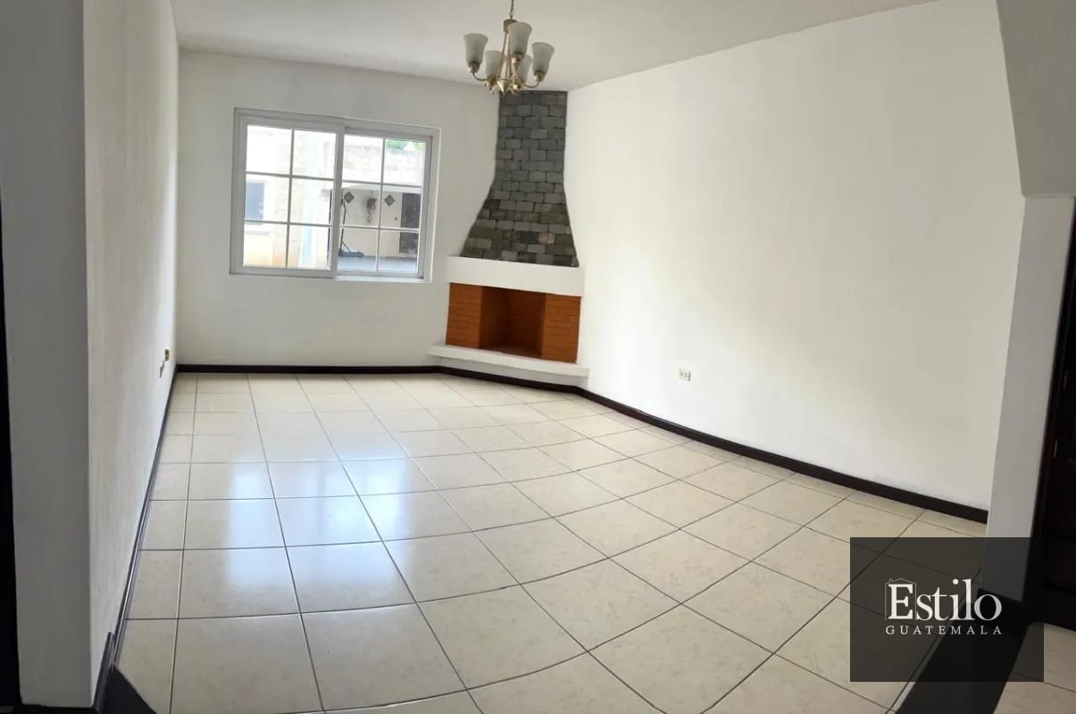 Hermosa Casa con Jardín En Venta — Casa en Venta en Carretera a El Salvador, Guatemala, Ciudad — foto 9 de 13