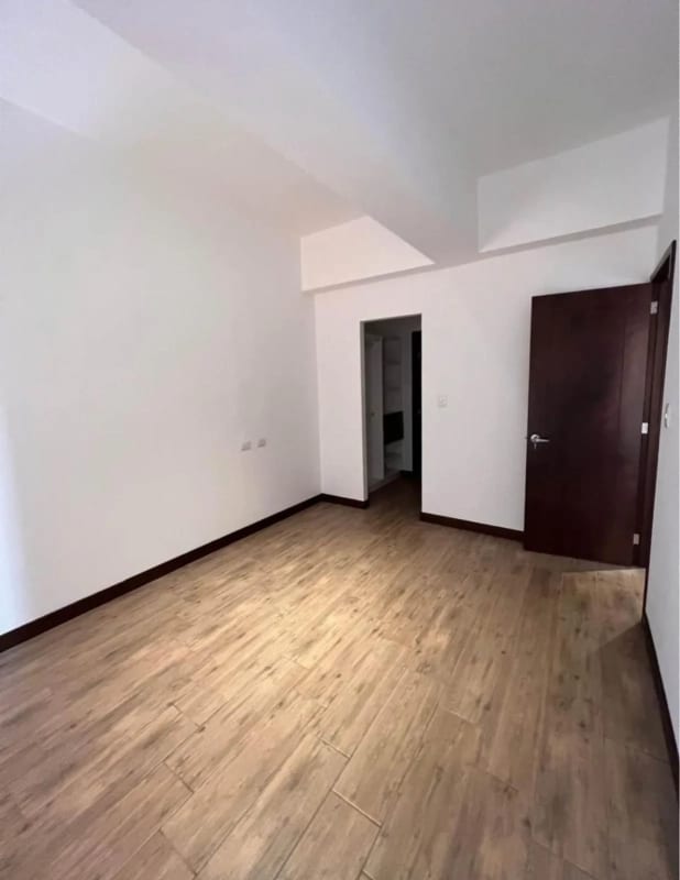 Se alquila apartamento en Edificio Casalini Diagonal 6 — Apartamento en Alquiler en Casalini Diagonal 6, Zona 10, Guatemala, Ciudad — foto 2 de 8