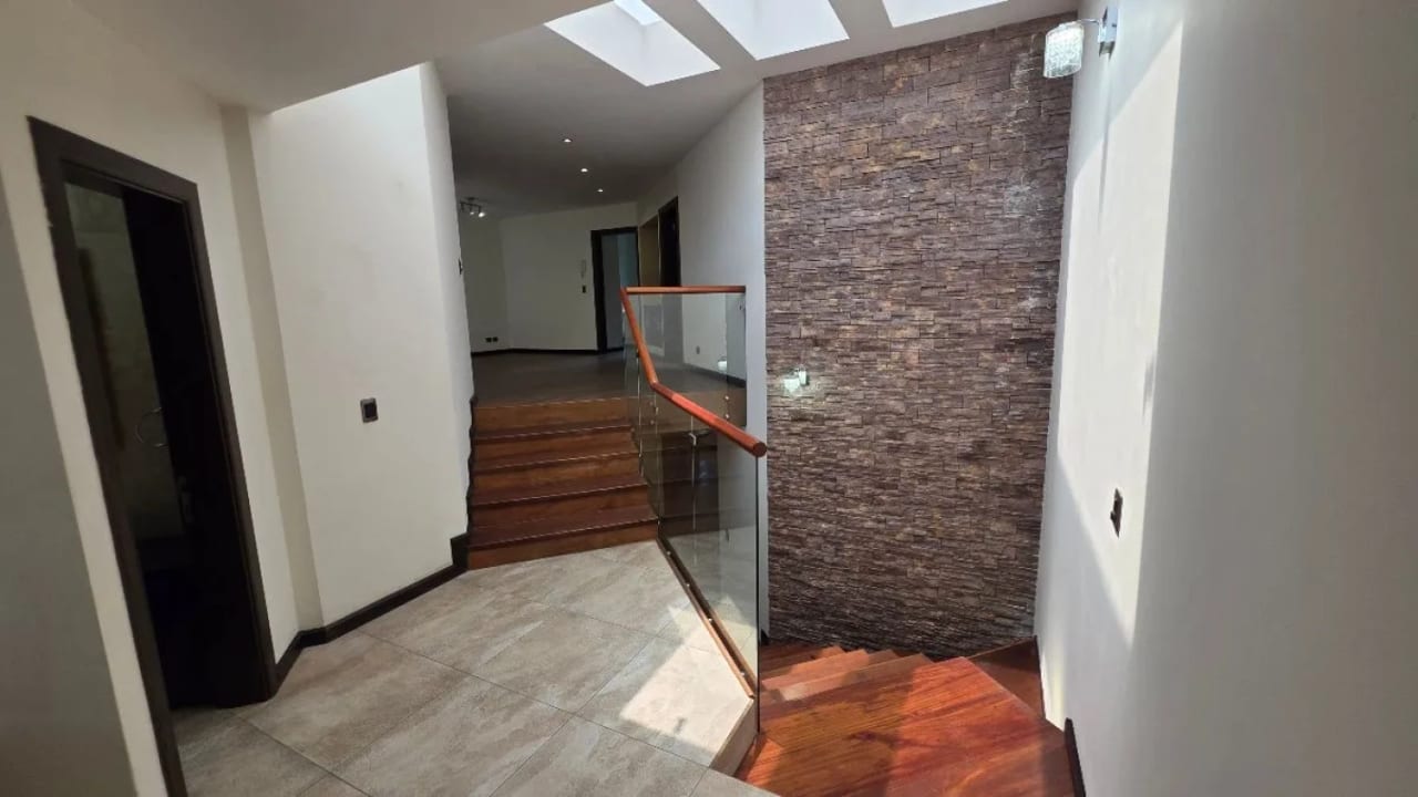 Venta Casa El Prado zona 10 — Casa en Venta en El Prado, Zona 10, Guatemala, Ciudad — foto 5 de 16