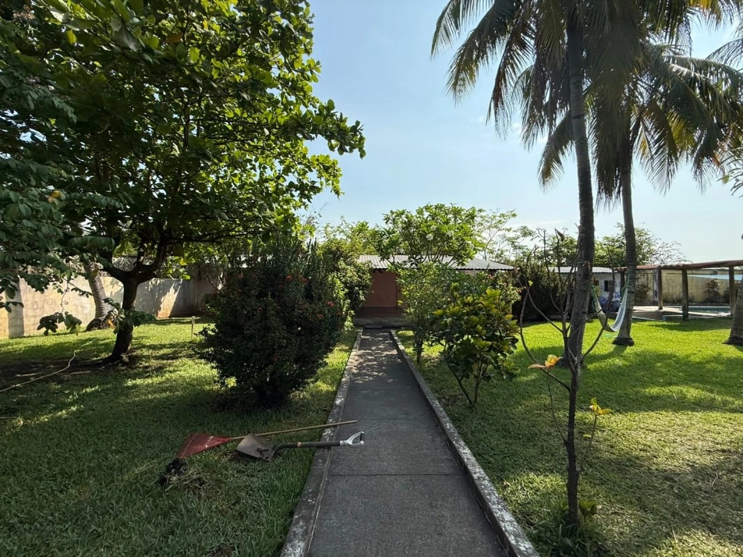 PROPIEDAD CON PISCINA Y CASA DE DESCANSO EN VENTA EN TORREMOLINOS KM. 79 AUTOPISTA A PUERTO QUETZAL ESCUINTLA — Terreno en Venta en Escuintla, Escuintla — foto 14 de 17
