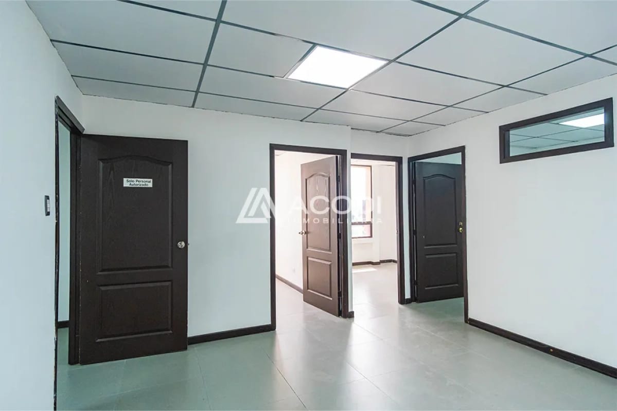 Oficina en Zona 13 — Oficina en Alquiler en Zona 13, Guatemala, Ciudad — foto 1 de 5