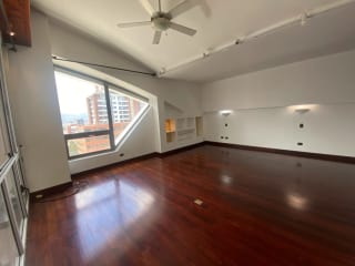 PENTHOUSE EN VENTA O RENTA EN ZONA 14 - 4 HABITACIONES — Apartamento en Alquiler en Zona 14, Guatemala, Ciudad — miniatura 2 de 8