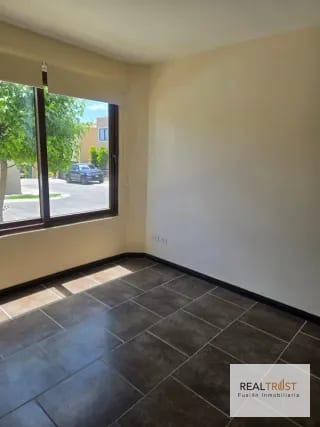 Titulo: Cumbres de la Arboleda en venta 4 habitaciones — Casa en Venta en Cumbres de La Arboleda, Carretera a El Salvador, Guatemala, Ciudad — miniatura 13 de 14
