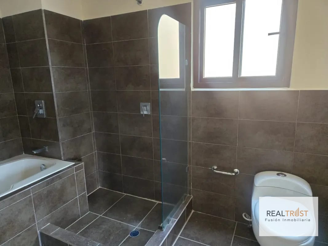 Titulo: Cumbres de la Arboleda en venta 4 habitaciones — Casa en Venta en Cumbres de La Arboleda, Carretera a El Salvador, Guatemala, Ciudad — foto 5 de 14