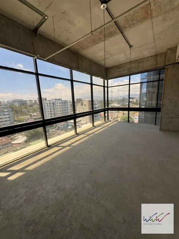 Rento amplia oficina de 570m2 en edificio Renovati, zona 10 — Oficina en Alquiler en Renovati, Zona 10, Guatemala, Ciudad — foto 11 de 11