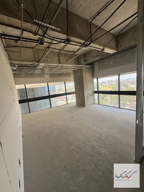 Rento amplia oficina de 570m2 en edificio Renovati, zona 10 — Oficina en Alquiler en Renovati, Zona 10, Guatemala, Ciudad — foto 10 de 11