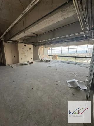 Rento amplia oficina de 570m2 en edificio Renovati, zona 10 — Oficina en Alquiler en Renovati, Zona 10, Guatemala, Ciudad — miniatura 9 de 11