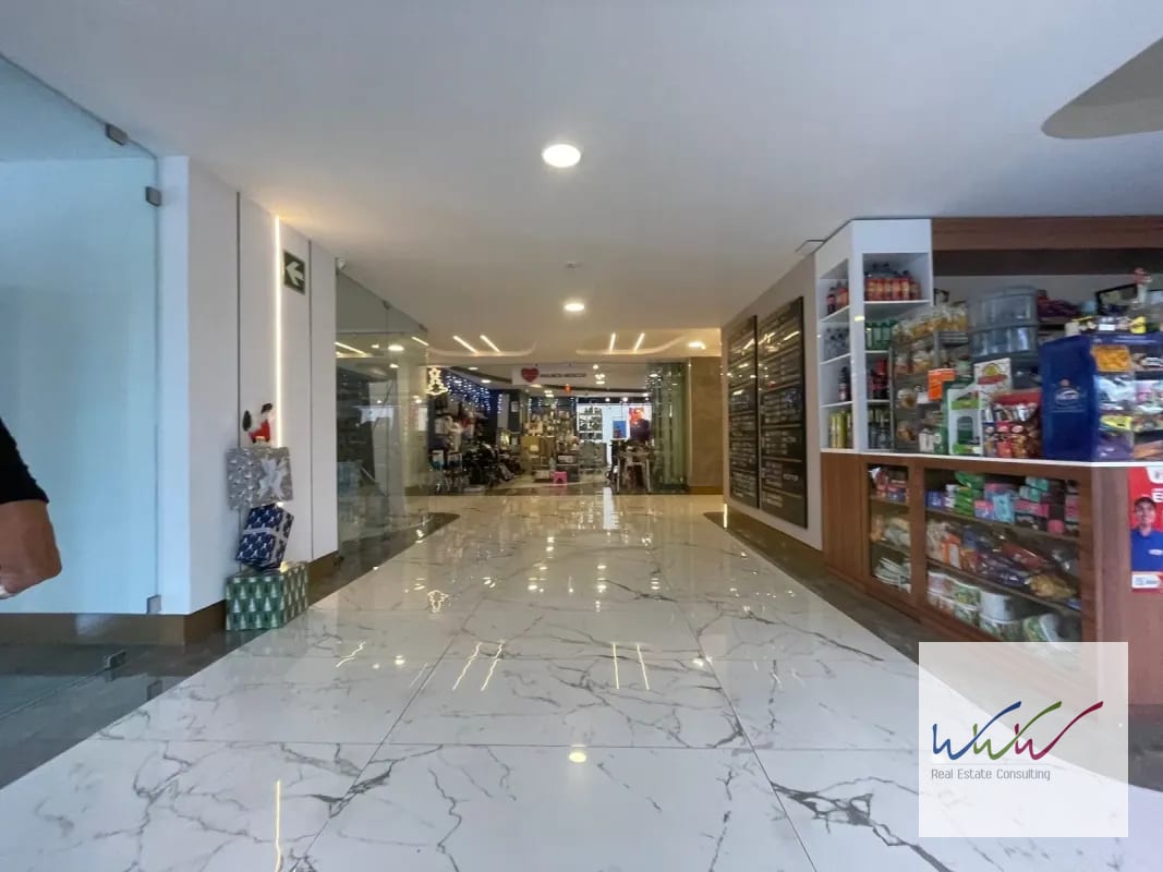 Rento amplia oficina de 570m2 en edificio Renovati, zona 10 — Oficina en Alquiler en Renovati, Zona 10, Guatemala, Ciudad — foto 2 de 11