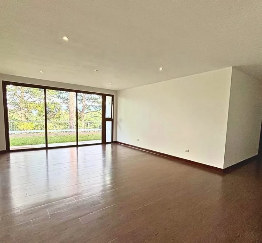 VENTA O RENTA ESPECTACULAR CASA 4 HAB EL ENCANTO DE SAN ISIDRO ZONA 16 — Casa en Venta en Jardines de San Isidro, Zona 16, Guatemala, Ciudad — foto 2 de 6