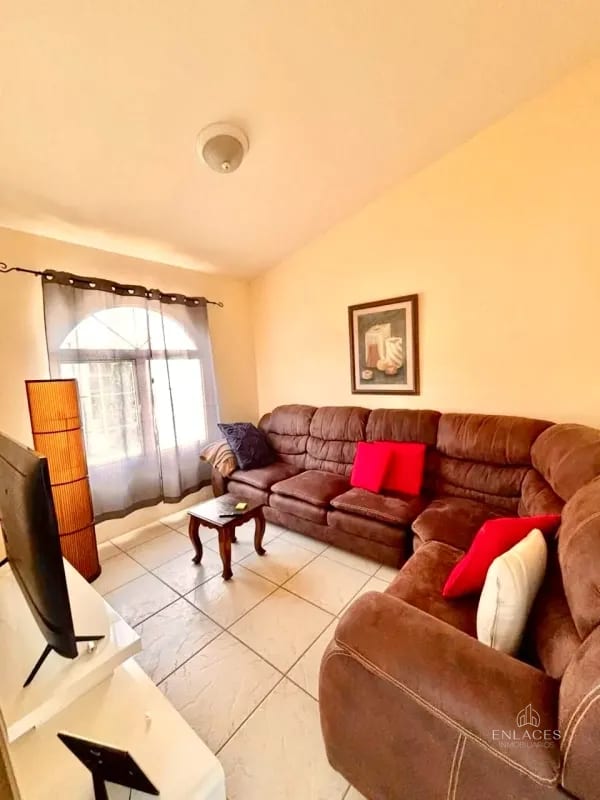 Zona 8 de Mixco • Casa en Venta • Condominio Orquídeas, San Cristóbal — Casa en Venta en Zona 8 Mixco, Guatemala, Ciudad — foto 10 de 12