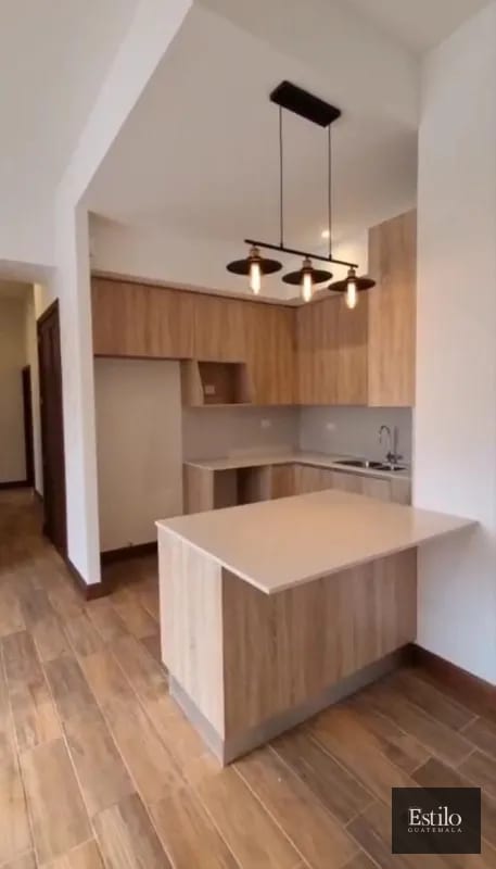 APARTAMENTO EN ALQUILER SALVATTORE Z.10 — Apartamento en Alquiler en Salvattore, Zona 10, Guatemala, Ciudad — foto 8 de 11