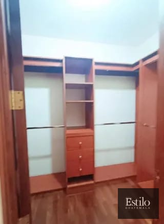 APARTAMENTO EN ALQUILER REAL DE LA VILLA Z.10 — Apartamento en Alquiler en Real de la Villa, Zona 10, Guatemala, Ciudad — miniatura 5 de 9