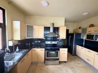 ALQUILO AMPLIO Y HERMOSO PENTHOUSE AMUEBLADO EN VH 1, zona 15 — Apartamento en Alquiler en Zona 15, Guatemala, Ciudad — miniatura 13 de 14