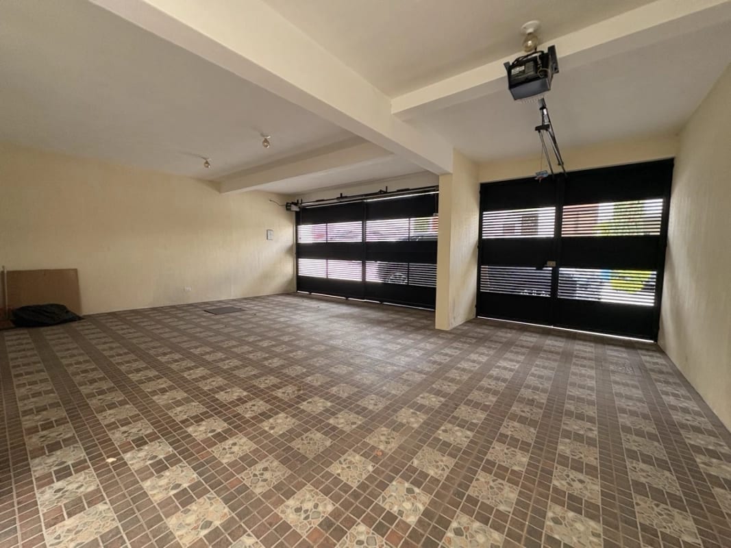 CASA EN ALQUILER LOS CELAJES SAN CRISTOBAL POR COMERCIAL MIX ACCESIBLE A BULEVAR PRINCIPAL — Casa en Alquiler en Zona 8 Mixco, Guatemala, Ciudad — foto 1 de 17
