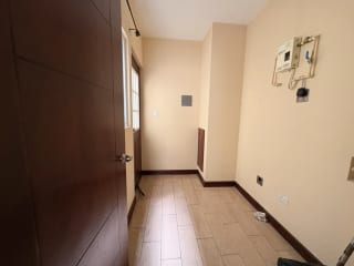 CASA EN ALQUILER LOS CELAJES SAN CRISTOBAL POR COMERCIAL MIX ACCESIBLE A BULEVAR PRINCIPAL — Casa en Alquiler en Zona 8 Mixco, Guatemala, Ciudad — miniatura 13 de 17