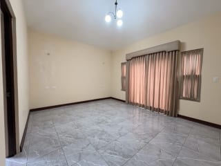 CASA EN ALQUILER LOS CELAJES SAN CRISTOBAL POR COMERCIAL MIX ACCESIBLE A BULEVAR PRINCIPAL — Casa en Alquiler en Zona 8 Mixco, Guatemala, Ciudad — miniatura 12 de 17