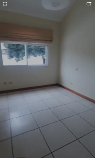 CASA EN VENTA EN JARDINES DE SAN ISIDRO ZONA 16 — Casa en Venta en Jardines de San Isidro, Zona 16, Guatemala, Ciudad — miniatura 11 de 17