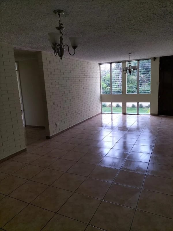 Alquiler de apartamento en zona 10 de 3 dormitorios — Apartamento en Alquiler en Zona 10, Guatemala, Ciudad — foto 1 de 11