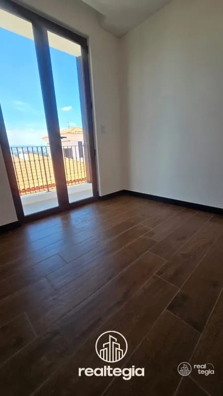 APARTAMENTO EN LIRIOS DE CAYALÁ ZONA 16 — Apartamento en Venta en Zona 16, Guatemala, Ciudad — foto 5 de 12