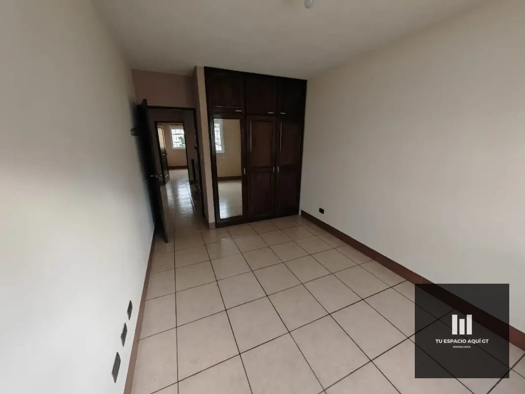 Lujosa Casa En Venta - Hacienda Real, Zona 16 — Casa en Venta en Zona 16, Guatemala, Ciudad — foto 11 de 17