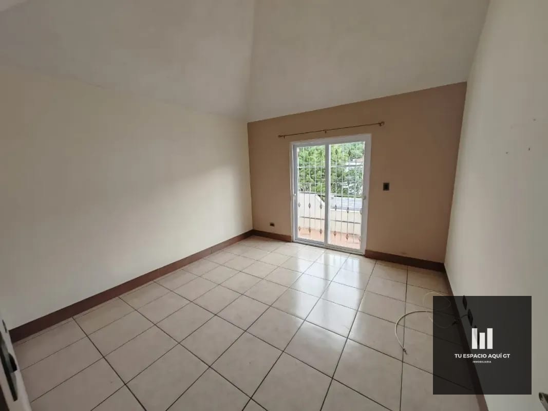 Lujosa Casa En Venta - Hacienda Real, Zona 16 — Casa en Venta en Zona 16, Guatemala, Ciudad — foto 9 de 17