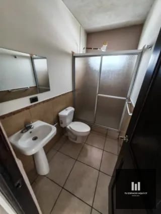 Lujosa Casa En Venta - Hacienda Real, Zona 16 — Casa en Venta en Zona 16, Guatemala, Ciudad — miniatura 5 de 17