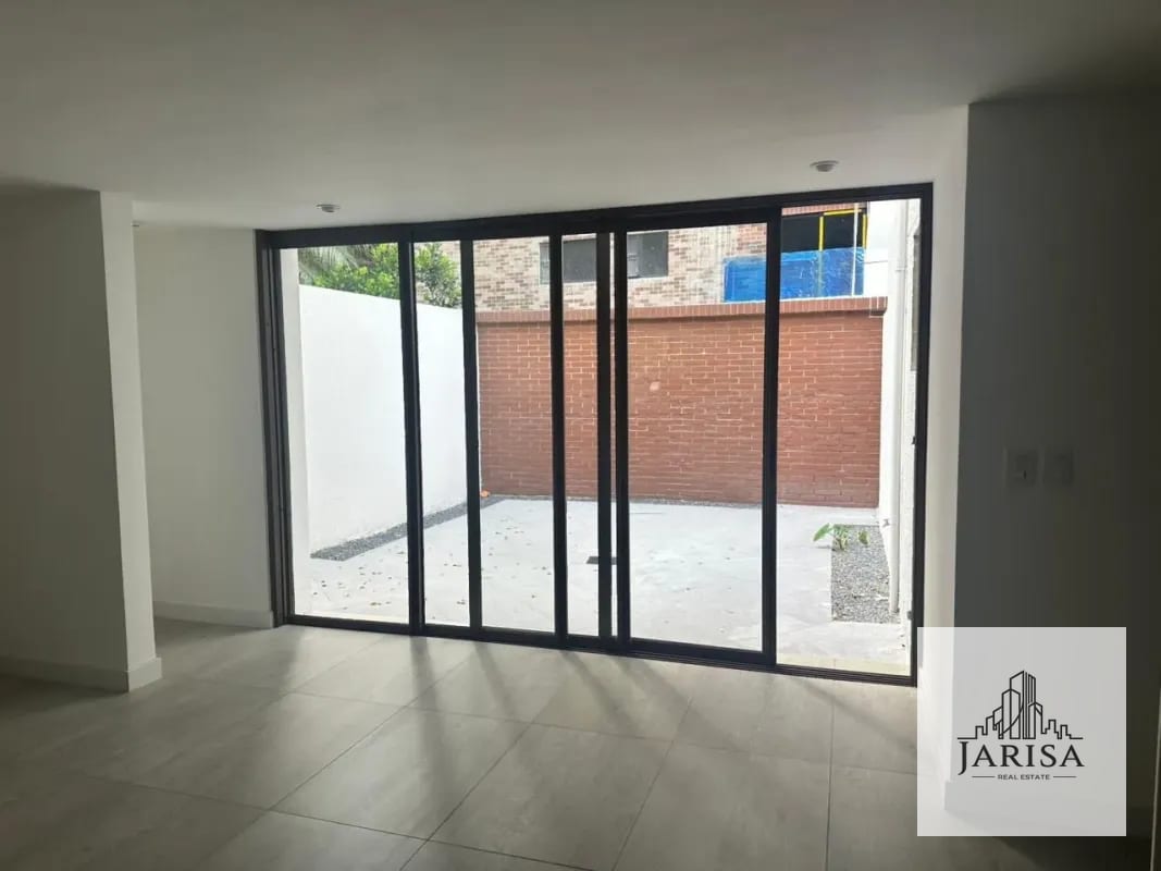 Casa Remodelada en Venta Zona 10 — Casa en Venta en Zona 10, Guatemala, Ciudad — foto 4 de 10