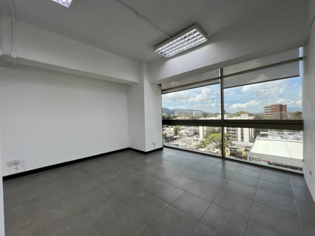 Alquiler de Oficina o Clínica tabicada | Edificio Torino Zona 10 — Oficina en Alquiler en Torino II, Zona 10, Guatemala, Ciudad — foto 8 de 10