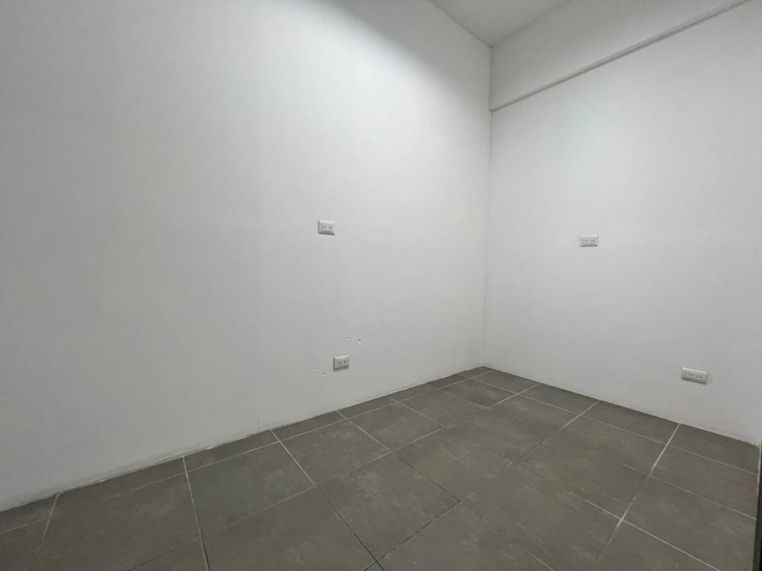Alquiler de Oficina o Clínica tabicada | Edificio Torino Zona 10 — Oficina en Alquiler en Torino II, Zona 10, Guatemala, Ciudad — foto 4 de 10