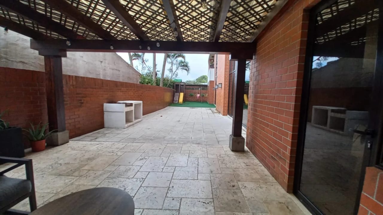 VENTA DE APARTAMENTO EN EDIFICIO TARRAGONA ZONA 15 — Apartamento en Venta en Tarragona, Zona 15, Guatemala, Ciudad — foto 4 de 16