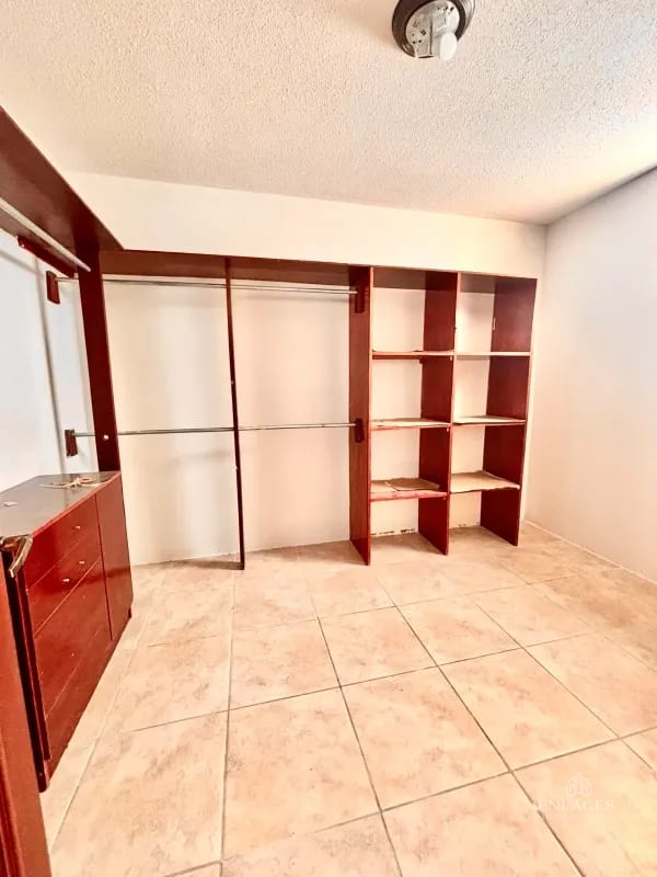 Entrada a Fraijanes • Casa en Renta/Venta • Villas de Entreverdes — Casa en Alquiler en Villas de Entreverdes, Carretera a El Salvador, Guatemala, Ciudad — foto 4 de 13