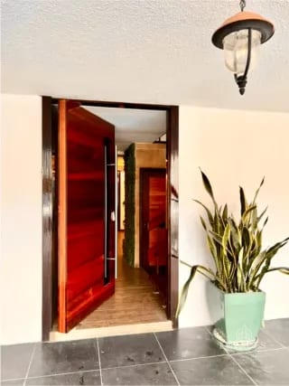 Zona 10 • Casa en Venta — Casa en Venta en Zona 10, Guatemala, Ciudad — miniatura 6 de 9