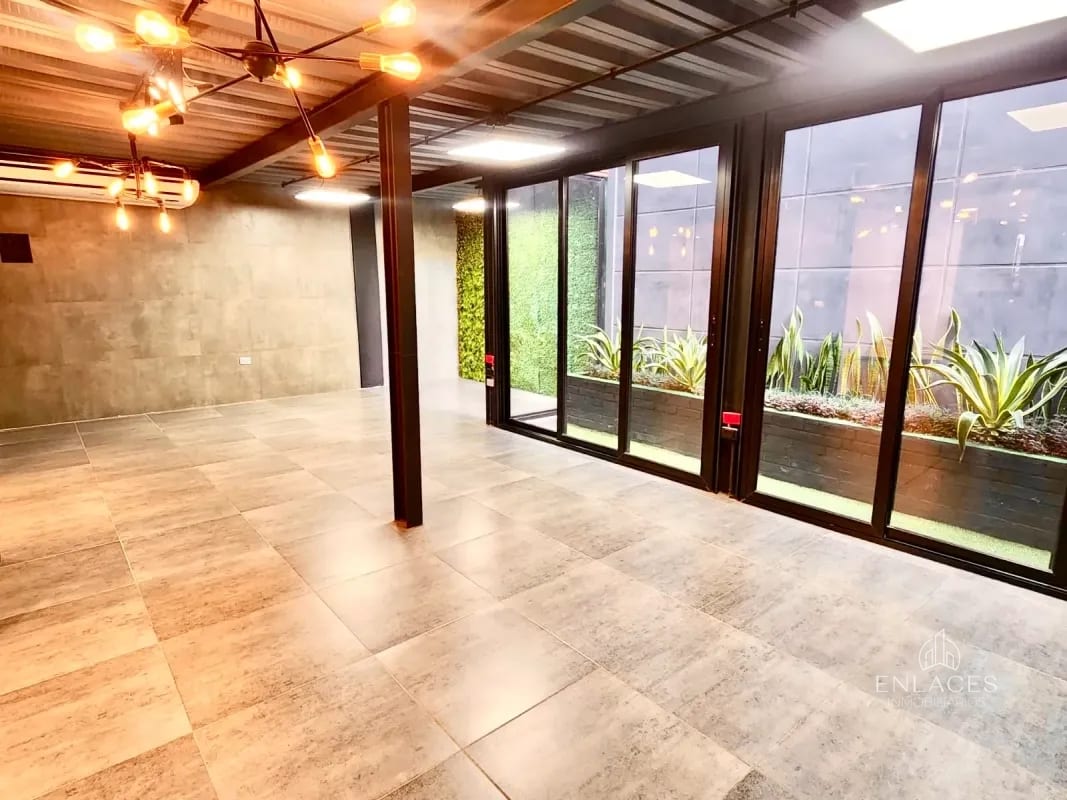 Zona 10 • Casa en Venta — Casa en Venta en Zona 10, Guatemala, Ciudad — foto 4 de 9