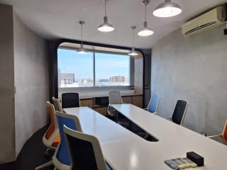 🚨 OFICINA EN RENTA / VENTA AMUEBLADA– EDIFICIO DUBAI CENTER, ZONA 10 🚨 — Oficina en Venta en Dubai Center, Zona 10, Guatemala, Ciudad — miniatura 7 de 14