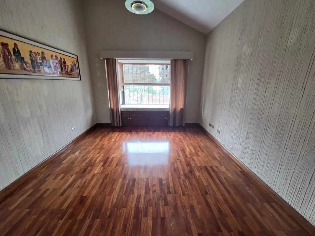 Amplia casa en Los Manantiales km 18 CAES — Casa en Venta en Carretera a El Salvador, Guatemala, Ciudad — foto 14 de 17