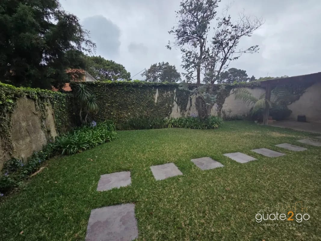 Amplia casa en Los Manantiales km 18 CAES — Casa en Venta en Carretera a El Salvador, Guatemala, Ciudad — foto 2 de 17