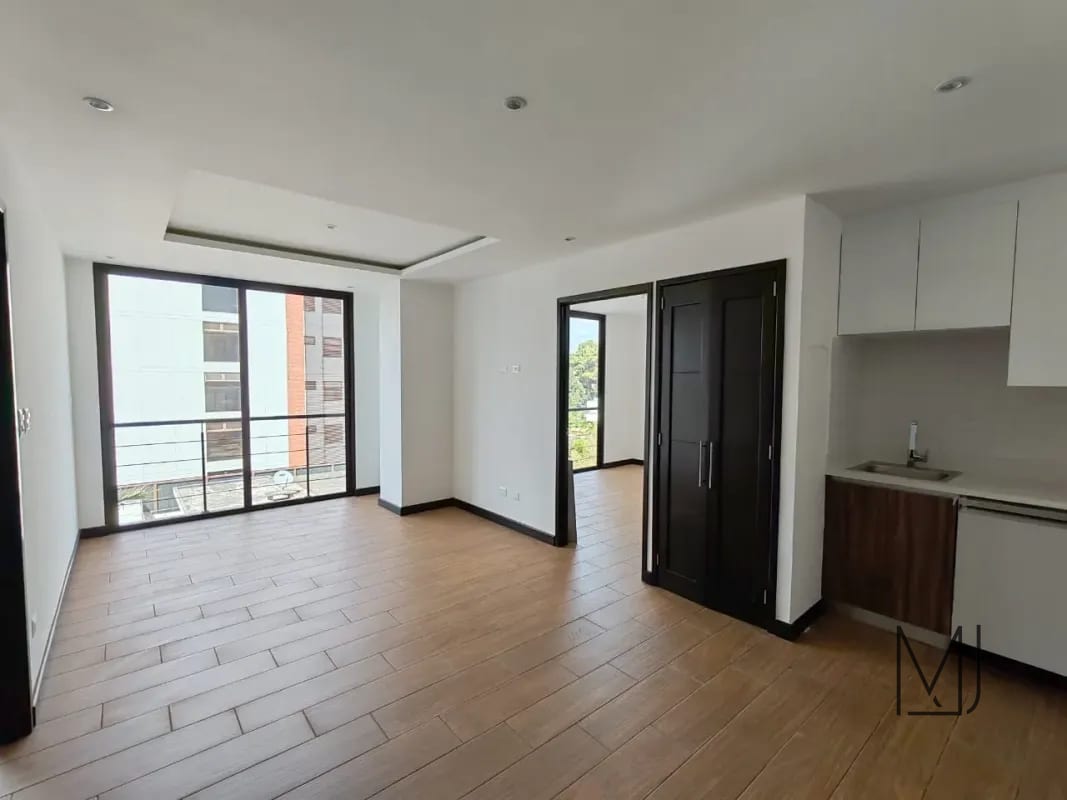 Apartamento en Alquiler | Torre Praga | Zona 15 VH1 | 2 habitaciones · Balcón — Apartamento en Alquiler en Zona 15, Guatemala, Ciudad — foto 1 de 13