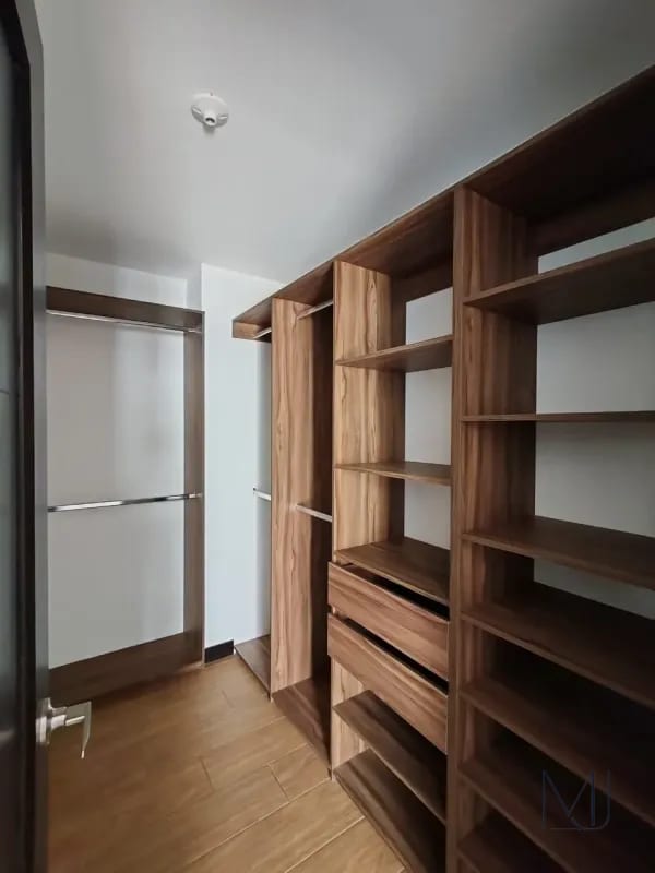 Apartamento en Alquiler | Torre Praga | Zona 15 VH1 | 2 habitaciones · Balcón — Apartamento en Alquiler en Zona 15, Guatemala, Ciudad — foto 9 de 13
