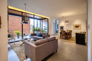 Apartamento de 2 dormitorios en renta en Oakland  — Apartamento en Alquiler en Zona 10, Guatemala, Ciudad — miniatura 1 de 10
