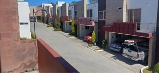 CASA EN VENTA CONDOMINIO BELLA VISTA SAN CRISTOBAL A POCOS METROS DE BULEVAR FÁCIL ACCESO A COMERCIOS Y COLEGIOS — Casa en Venta en Zona 8 Mixco, Guatemala, Ciudad — miniatura 1 de 16