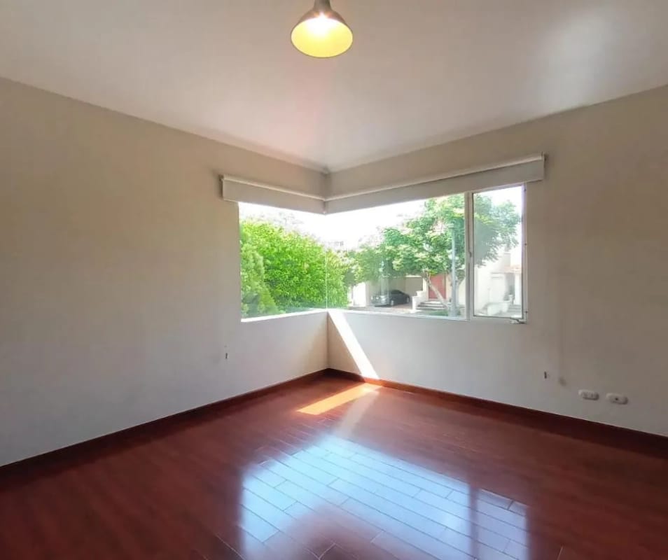 VENDO Casa Carretera a El Salvador, Condominio Portal del Bosque II — Casa en Venta en Portal del Bosque II, Carretera a El Salvador, Guatemala, Ciudad — foto 7 de 15